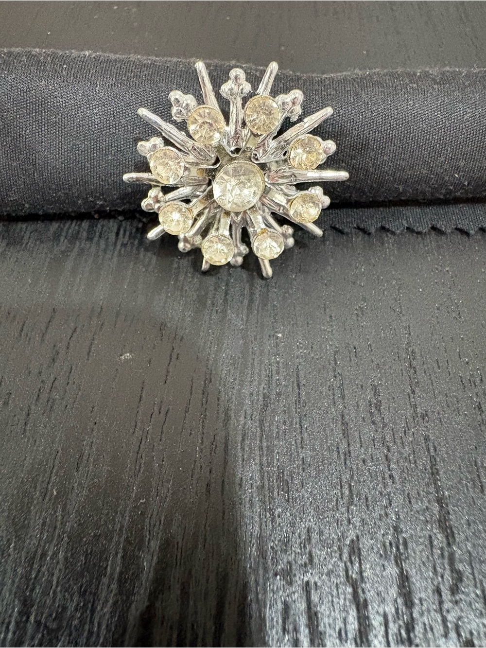 Vintage Mid-Century Starburst/Snowflake Crystal Burst Brooch